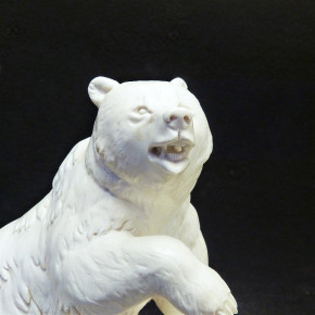 Großer Bär aus Mammut-Elfenbein