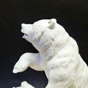 Großer Bär aus Mammut-Elfenbein