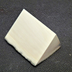 Mammut-Dreikant ca. 42x34x24mm