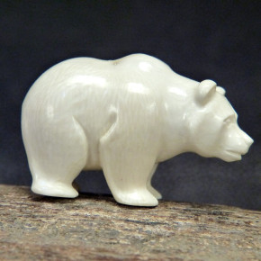 kleiner Bär aus hellem Mammut