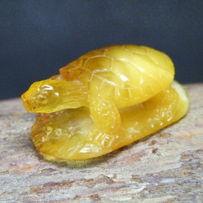 Schildkröte aus Naturbernstein