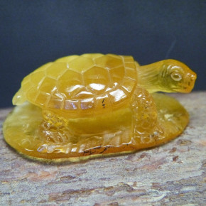 Schildkröte aus Naturbernstein