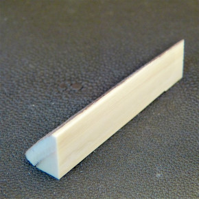 Mammut-Dreikant ca. 66x17,5x14mm