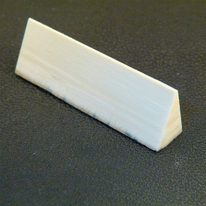 Mammut-Dreikant ca. 57x18x10,5mm