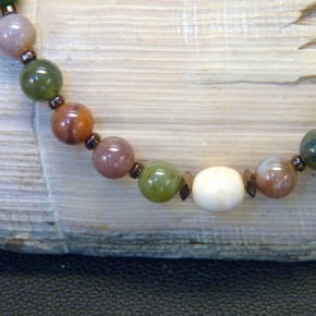 Collier aus Achaten und Mammut
