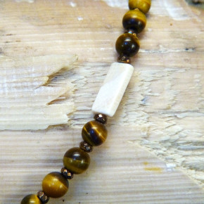 Kette aus Tigerauge und Mammut
