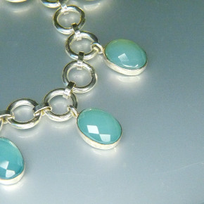 Silberarmband mit Chalcedon
