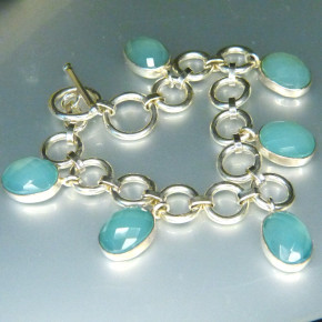 Silberarmband mit Chalcedon