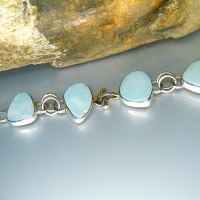Silberarmband mit Opalen