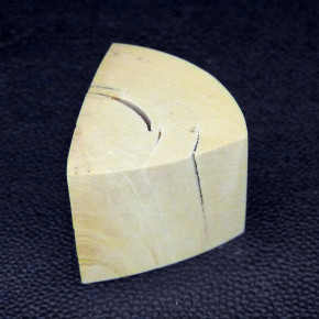Mammut-Dreikant ca. 36x31x31mm