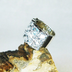 Silberring mit weißen Zirkonia W 18