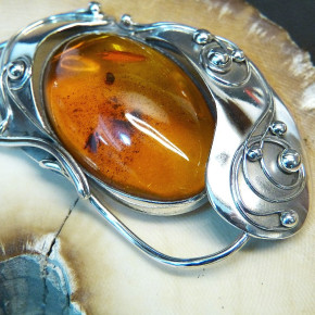Silberbrosche ART DECO mit Bernstein