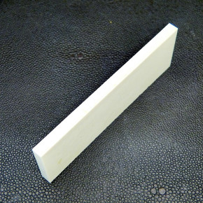 Kasein-Zuschnitt ca. 105 x 36 x 6mm