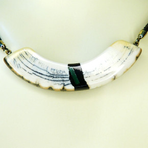 lebhaftes Bogencollier mit Malachit