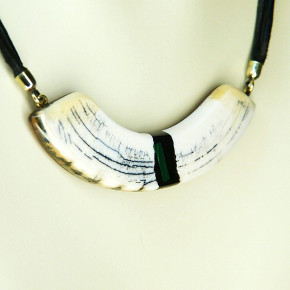 lebhaftes Bogencollier mit Malachit
