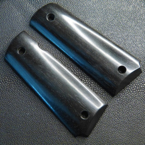 Griffschalen aus Ebenholz für 1911