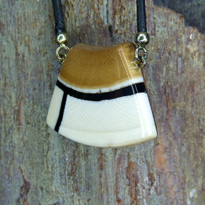 kleines Mammut-Collier schön gefärbt