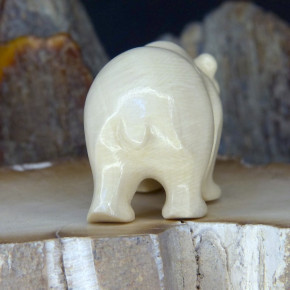Bär aus cremigem Mammut