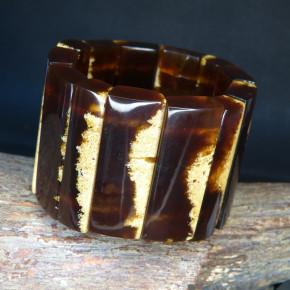 auffälliges Armband aus Sumatra-Bernstein