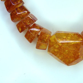 auffällige Kette aus Naturbernstein