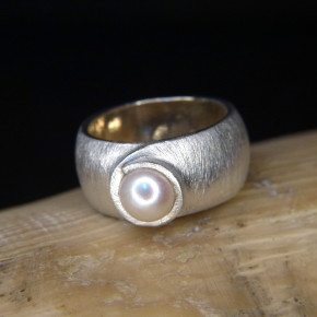massiver Silberring gebürstet mit Perle W18,8