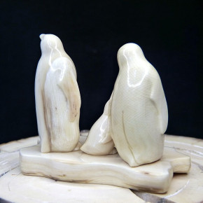 Pinguinfamilie aus Mammut
