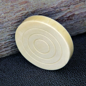 Carrom-Striker aus Mammutelfenbein